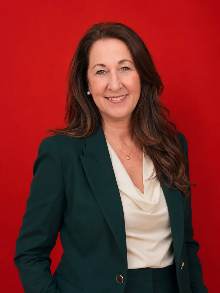 Iris Stalzer Ehemann, Adoptivkinder, Alter, Größe, Vermögen, Karriere